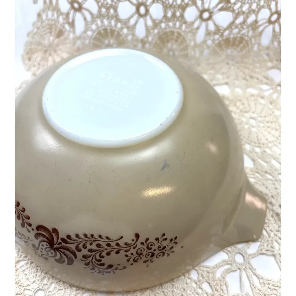 Vintage Pyrex Homestead Cinderella Mixing Bowl Folk Art Country Kitchen 70s/80s